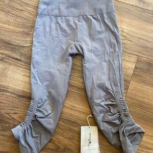 Lululemon Athletica Taryn Toomey Awakening Crop grey ruched legging NWT size 6